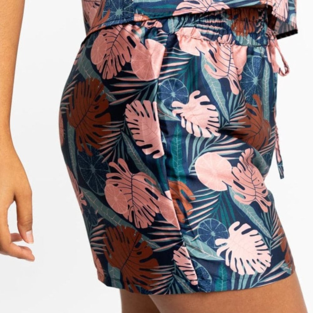 Gyal Bashy - Recycled Polyester Lucia Silky Printed Lounge Shorts - NavyPalms